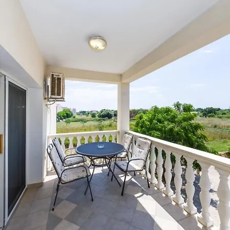 Apartments Vuzi - 100M From Sea