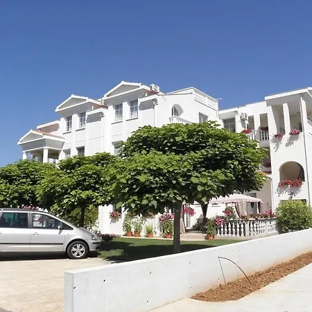 Apartments Vuzi - 100M From Sea *