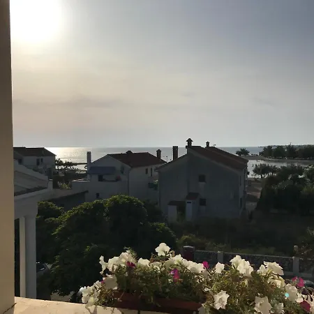 Apartments Vuzi - 100M From Sea Затон